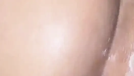 Siyah dölleme ıslak amcık büyük zenci yarağı tarafından sikiliyor