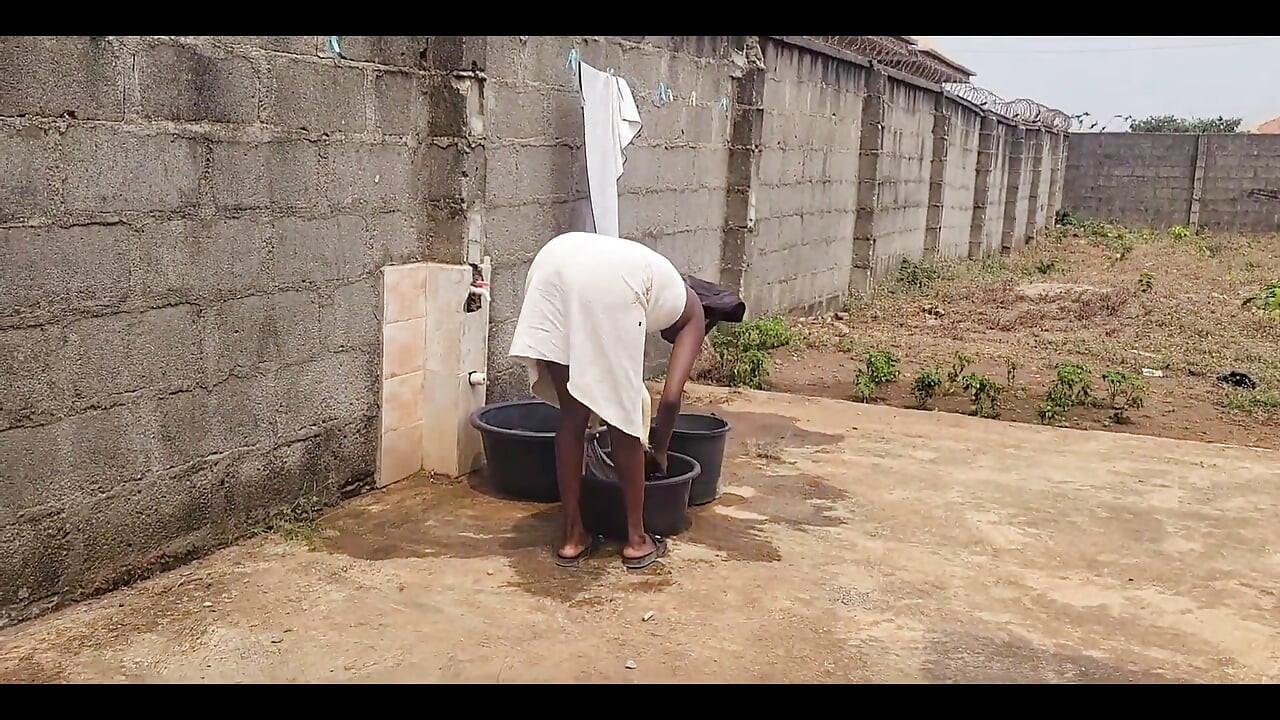 Alice si istri nakal yang diperas sama abang iparnya sendiri!! Secara fianal dia memberinya apa yang dia inginkan.