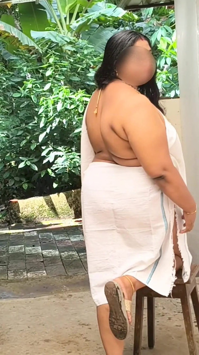 Indiana gordinha em vestido branco sexy, sessão de fotos em topless