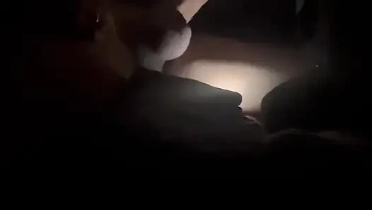 Dua Latina Mengisap Kontol Di Dalam Mobil