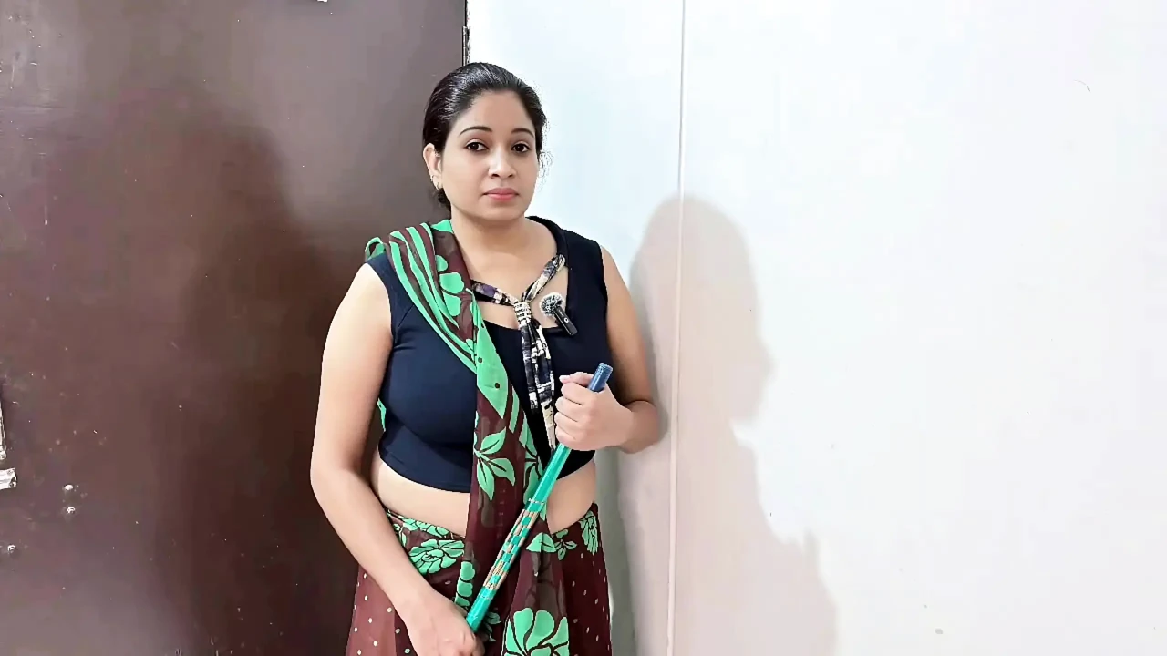 Indian Village Kamwali Aunty got Punishment for Stealing money from purse Hindi Audio