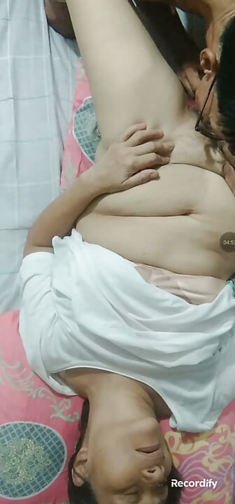 She knows she can squirt with me .coz fuck hard
