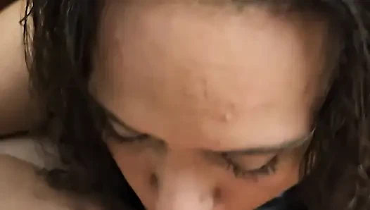 Ibu tiri sange nyepong kontol