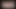 Junge geile schlampe mit kleinen titten hat einen orgasmus mit einem fingern
