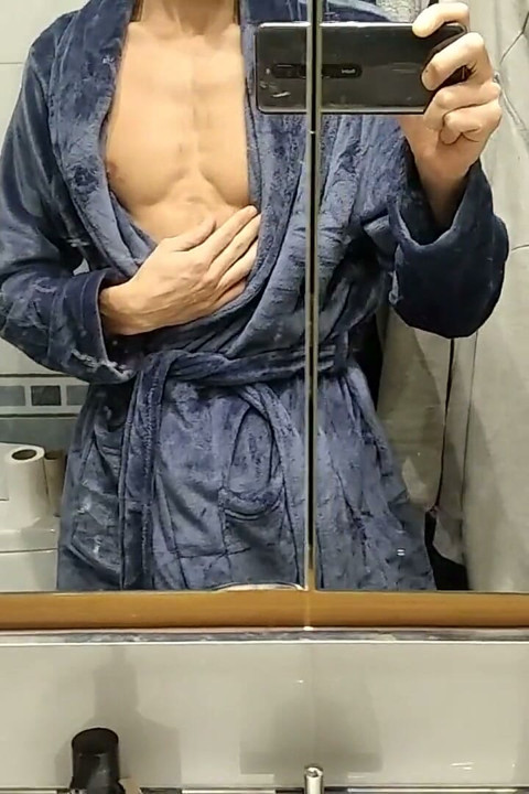 Mature Man with Nice Body and Huge Cock Unloads a Massive Cumshot!