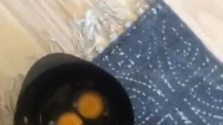 Ласковое яйцо