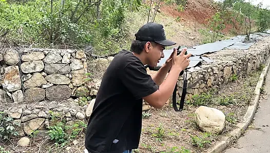 Garip büyük bir kızla ilk fotoğraf çekimiydim ve sonunda tam içine boşaldım