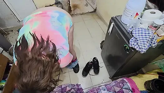 Melakukan cumwalks dengan banyak air mani tebal di wajahku, melalui kota dengan banyak orang menontonku, adalah apa yang selalu aku inginkan