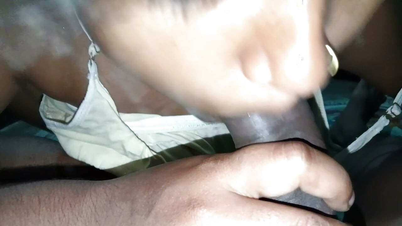Fucked my lovely wife all night long, licked her hot pussy and put my cock in her pussy and pumped the water into her flower-like pussy.