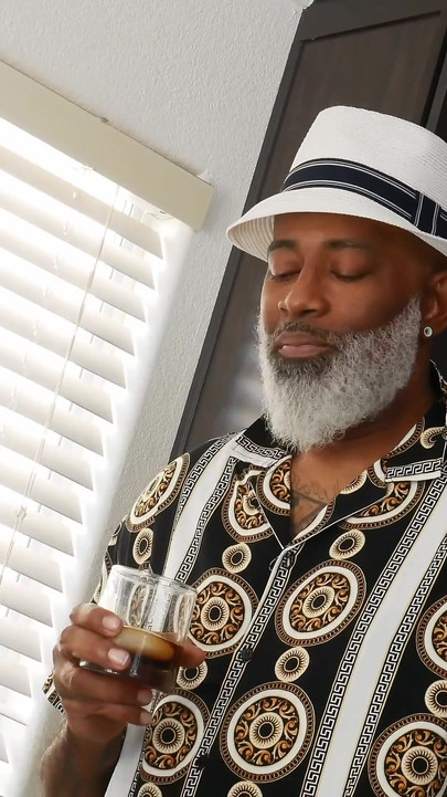 Queen of the Lounge Episode 1