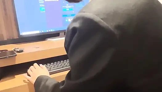 18 yaşındaki minyon kız, ultra gerçekçi akıllı telefon görüntüleri. Kamera çekimine kaydedildi! Aftervideo