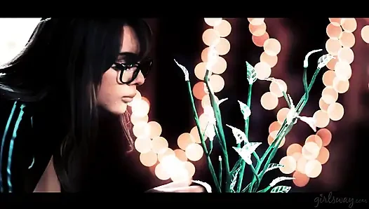 Girlsway - Gabbie Carter'ın seksi yardım robotu Emma Hix'in diliyle vajinal arızasını düzeltiyor