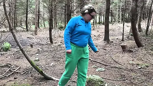 Girl can't gold her pee and pissing again outdoor, compilation