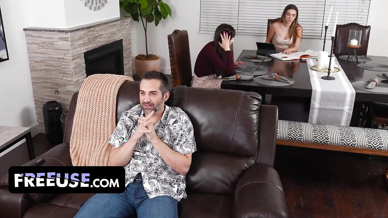 Milf Lexi Luna e Blair Hudson compartilham pau em sexo a três