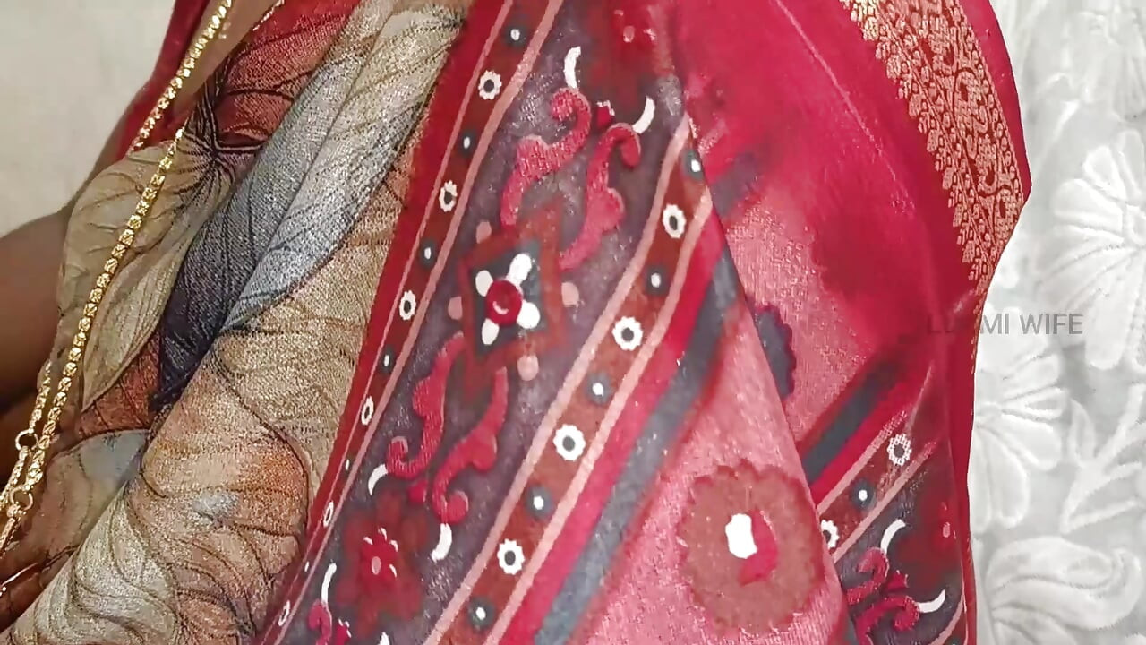 Fucking Brother-in-law with Tablet - Saree Sex -1