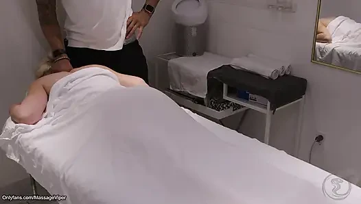 Client Switches Roles and Turns into the Masseuse!
