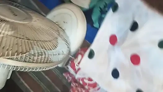 Mein mann macht mich bereit zu ficken, und ich bin jetzt bereit.