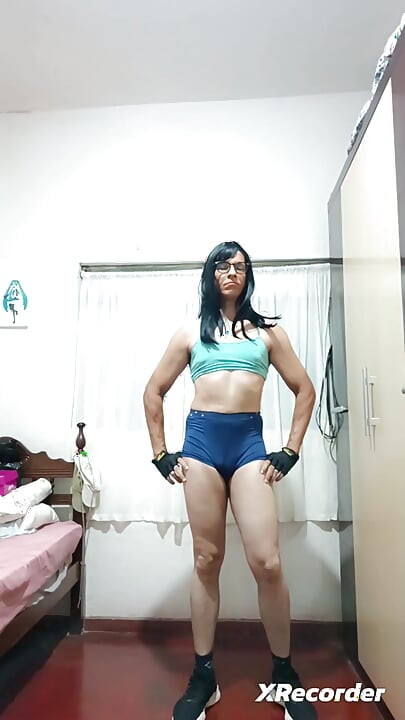 המכנסיים שלי בחדר כושר כחול