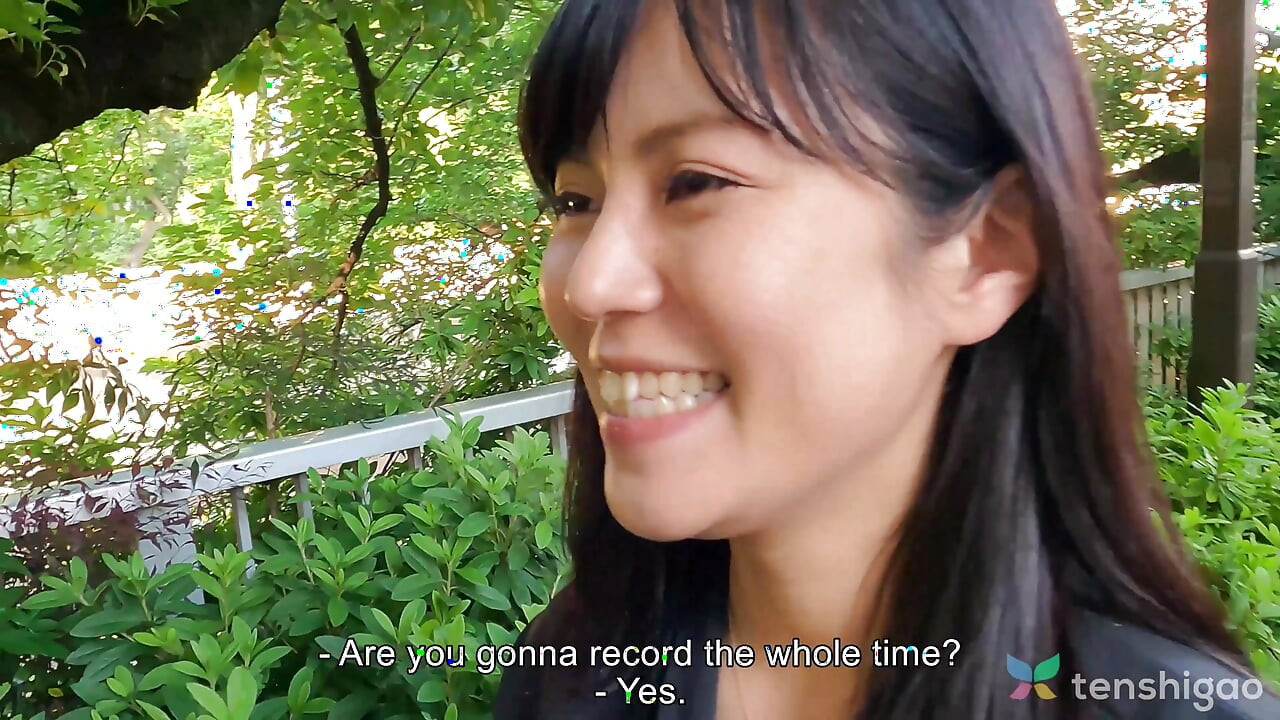 Rei Hoshino é uma mulher japonesa casada mais velha procurando diversão
