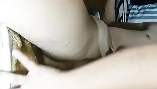 Terangsang membiarkanku ke dalam memeknya 🥵