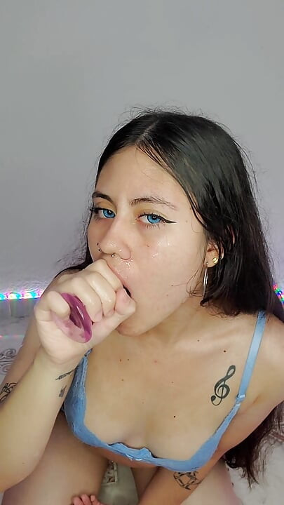 Sucking Your Dick Really Good with Phrases in Portuguese!