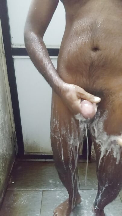 Bathroom wash my cock mastbaston