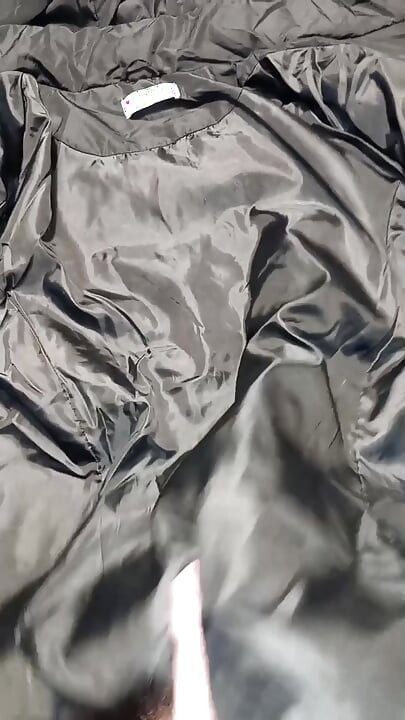 Jebi podstavu njezine pufer jakne