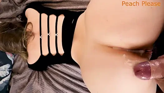 Kulüpten güzel, göt deliği yabancı açgözlüce yarak emiyor ve sikişiyor, ev yapımı amatör porno
