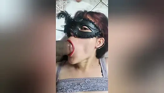 Кукла делает вкусный минет