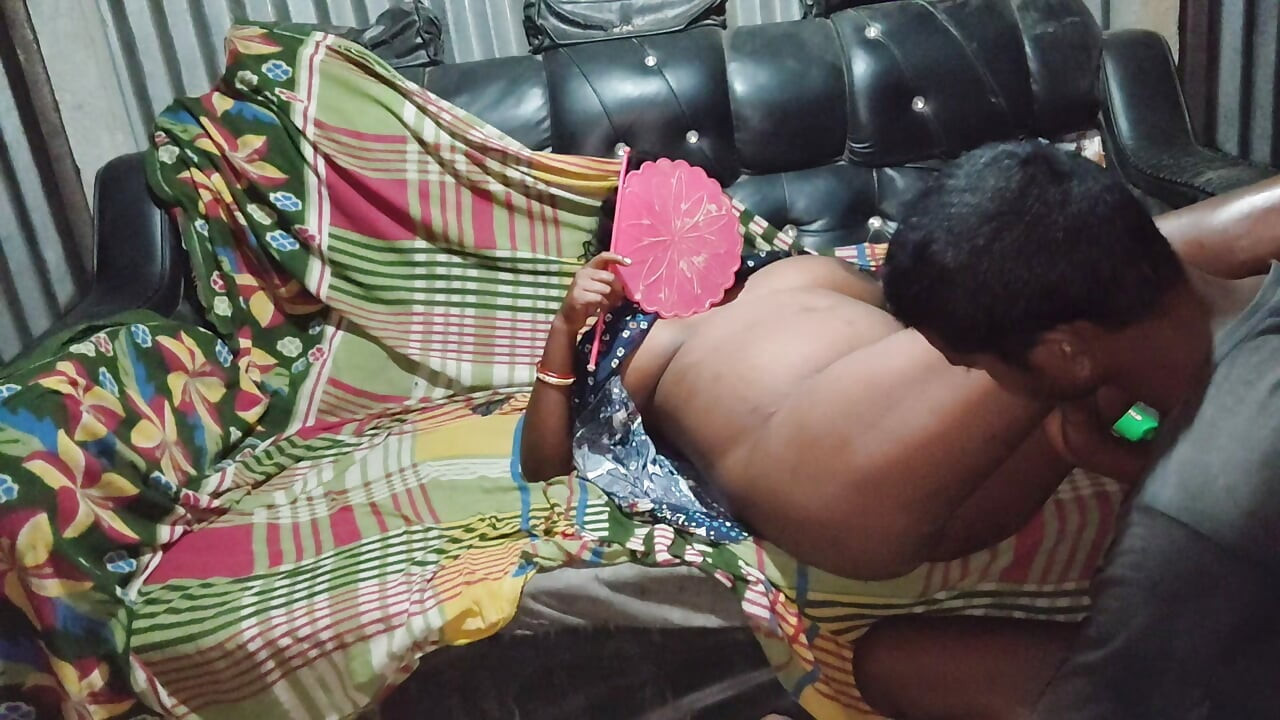 Housewife ko Gand mein gajar Dala