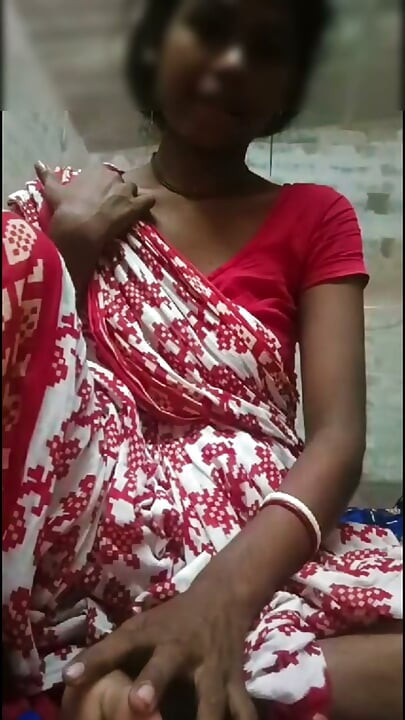 Indian wife dildo ducking her creamy pusssy