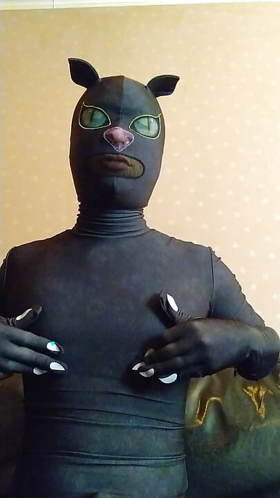 I masturbated comfortably while getting excited in a jumpsuit that could turn into a cat!