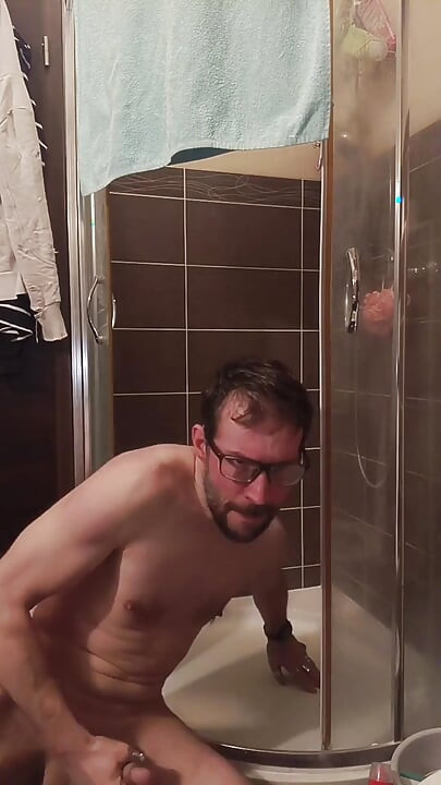 Jerking off a Cock in the Shower