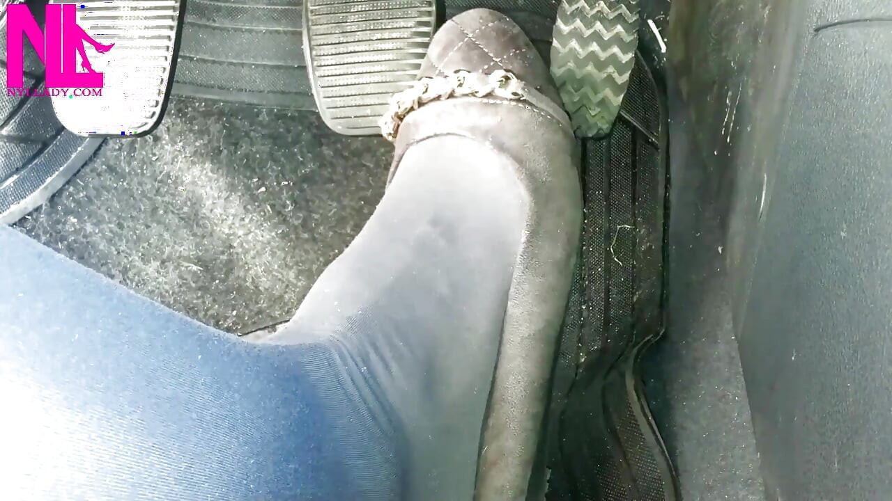 Ożywienie w szarych mieszkaniach z łańcuchami w MP4