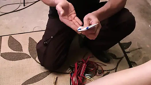 MILF imut didominasi dan mendapat zucchini di pantatnya yang besar