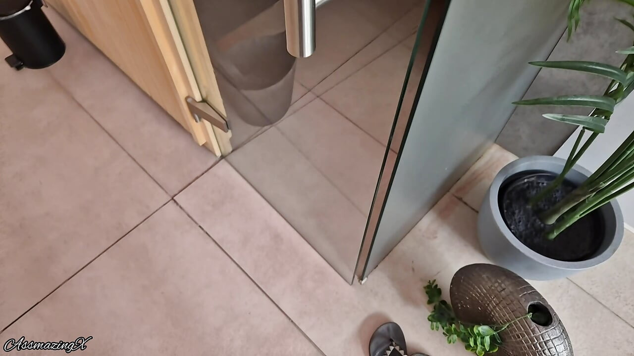 Public sauna: Alone with a very horny stranger girl who makes me cum with her big ass