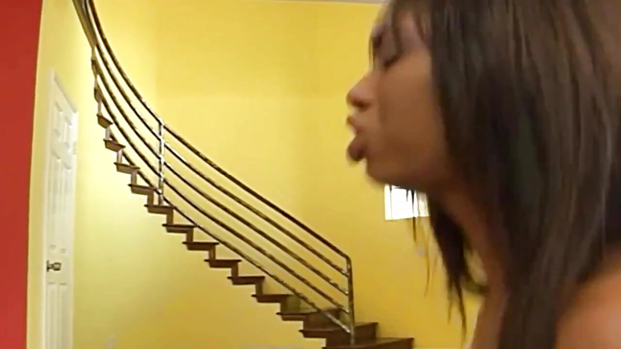 Todo en porno negro con una zorra negra montando una bbc