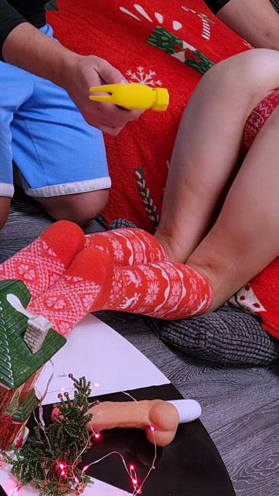 How To Celebrate The NEW YEAR RIGHT) Her GIFTS are Here | Clip 1