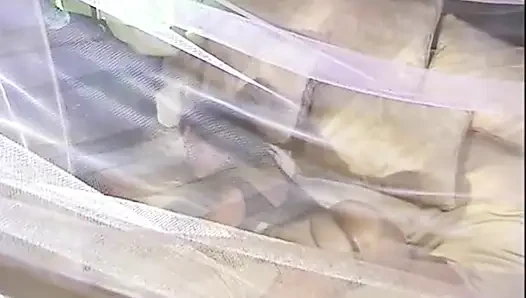 Istri lagi sendirian di rumah