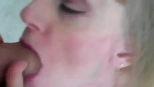 Melanie lagi ngidam yang nggak pernah puas