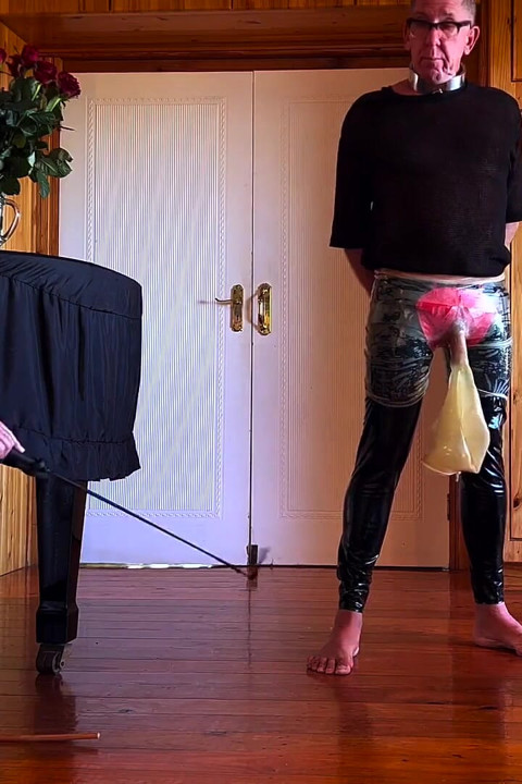 Dominatrix Mistress April Rosies wurst training