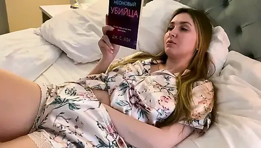 Ngentot ibu tiri di kamar hotel pulang pesta