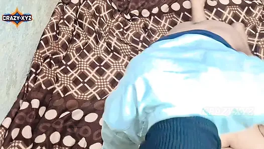 Ateşli ve güzel Hintli yenge erkek arkadaşıyla romantik seks yapıyor