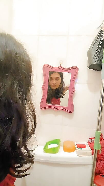 Zoya Shezadi Im Bir Kez Daha Gizli Küçük Odama Gidiyorum