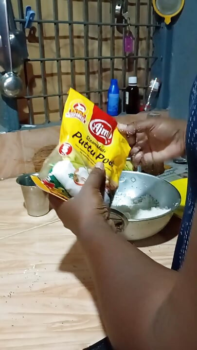 Indiana esposa fodendo na cozinha