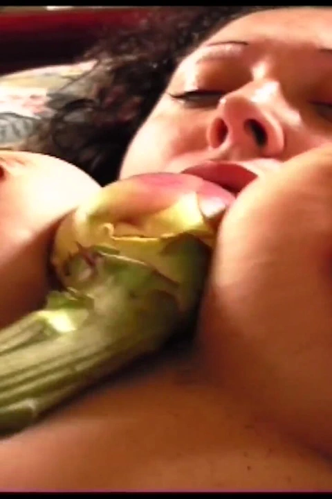 Food games with a chabby girl and great fuck