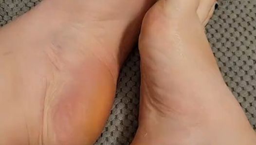 BBW Puts Expensive Lotion On Feet