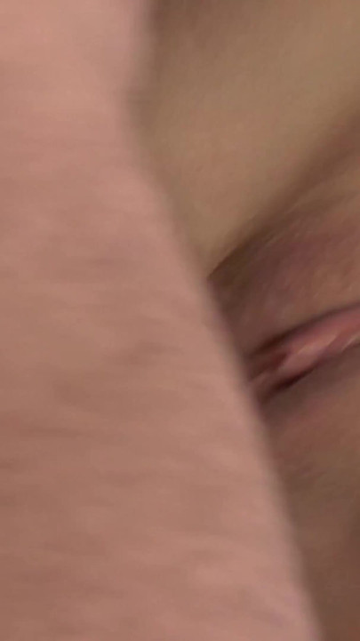 Zaobljena MILF želi svu spermu na svojoj uništenoj pički