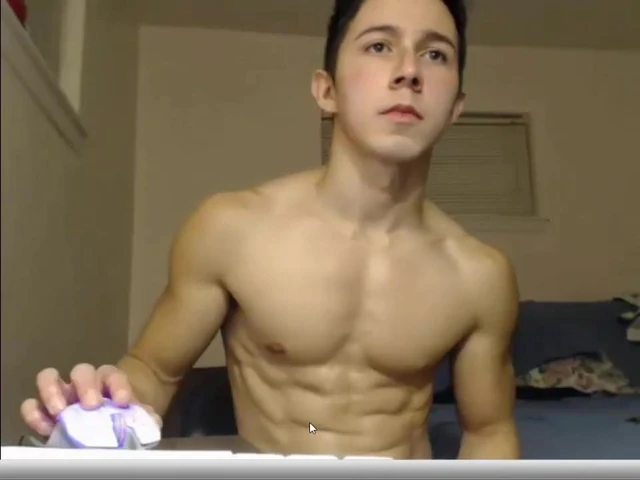 Paceiro Cute Muscle Hunk Cums and Flexes