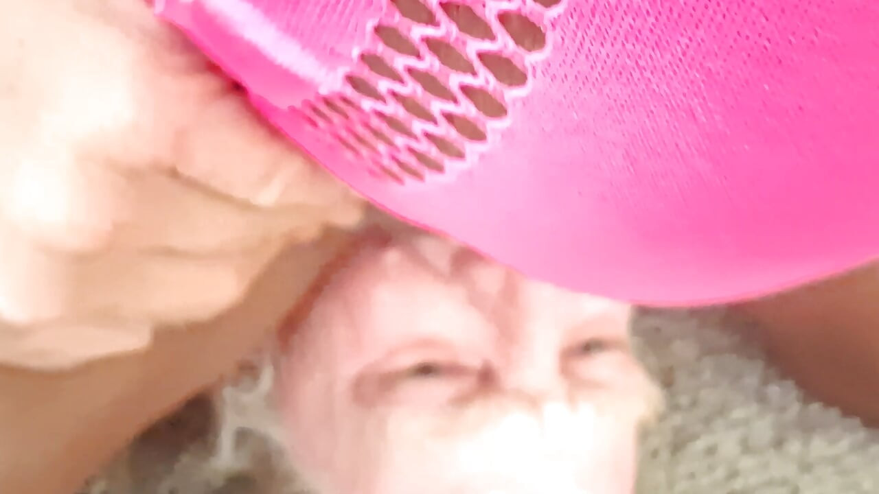 BLU Nastie demands a proper cunt licking